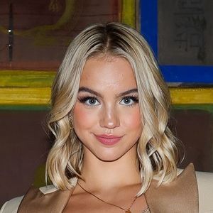 Full Video : Emma Brooks Nude Leaks OnlyFans I Nudes - Celeb Nudes