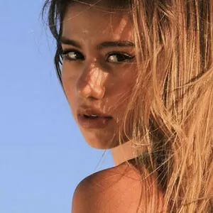 alejandra-urias thumbnail #1591471