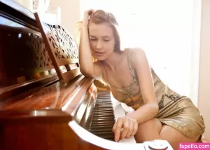 alexia-fast thumbnail #1599302