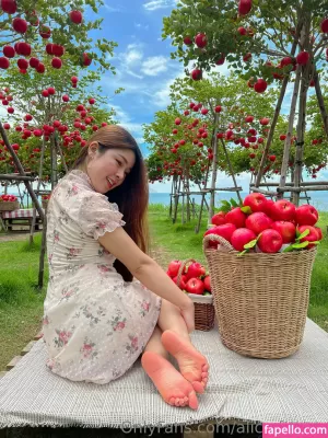 alice-feetze thumbnail #3650052