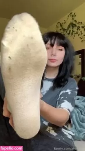 alyx-foot thumbnail #3778019