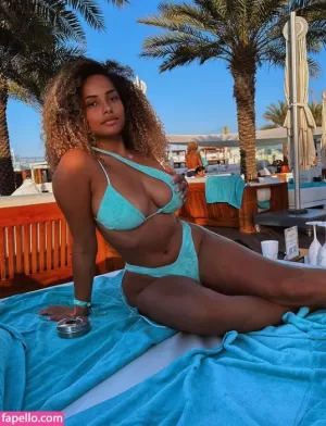 amber-gill thumbnail #1617104