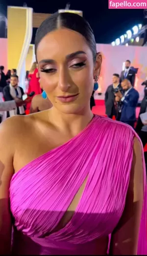 amina-khalil thumbnail #3123674