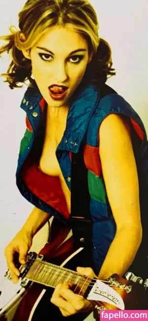 amy-jo-johnson thumbnail #1620358