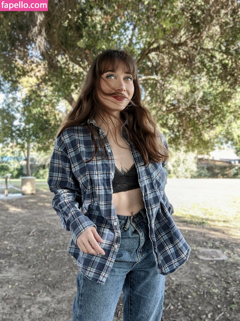 Angelica Trae-3