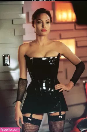 angelina-jolie thumbnail #230662
