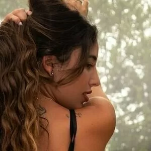 angie-varona-3 thumbnail #88328