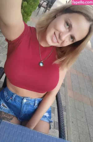 anna-monik thumbnail #491370
