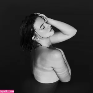 anna-tauber thumbnail #3418444