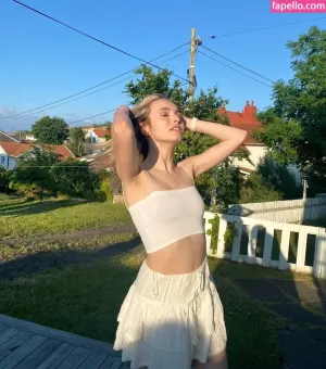 annacramling thumbnail #1640145