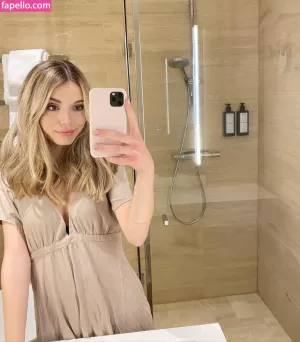 annacramling thumbnail #1640146