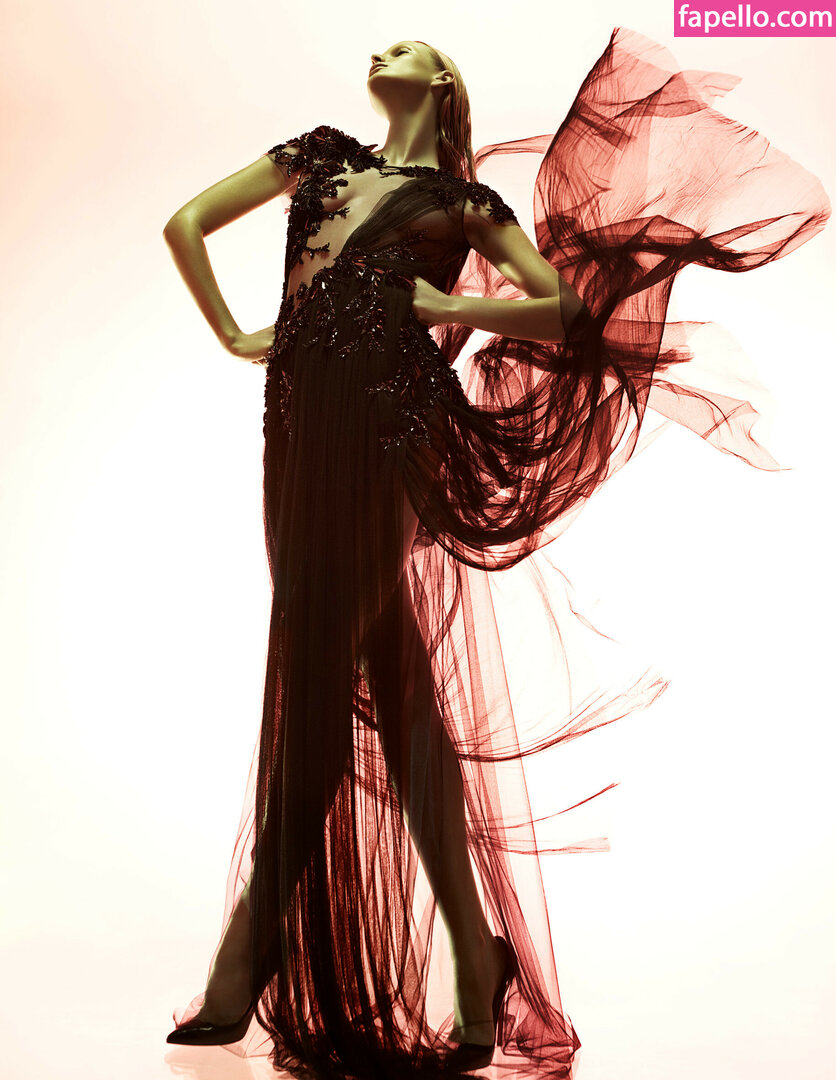 Anne Vyalitsyna-3