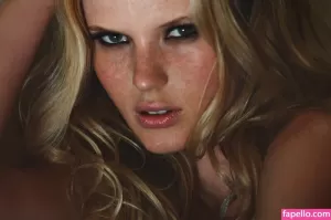 anne-vyalitsyna thumbnail #3432962