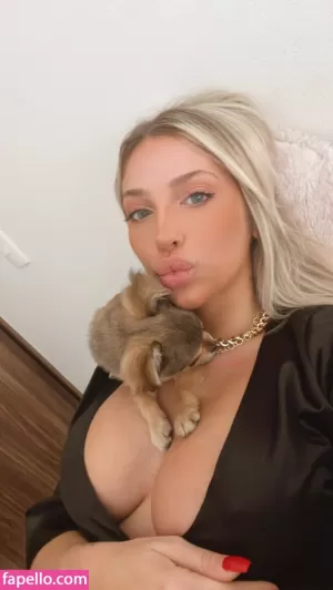 antonella-mantovano thumbnail #404225
