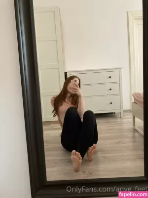 anye-feet thumbnail #3661628