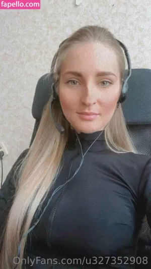 ashley-blonde thumbnail #6096943