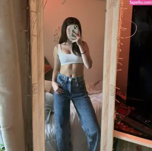 ava-rose-beaune thumbnail #798980