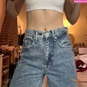 ava-rose-beaune thumbnail #798978
