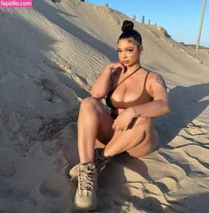 baddie-bran thumbnail #1669123