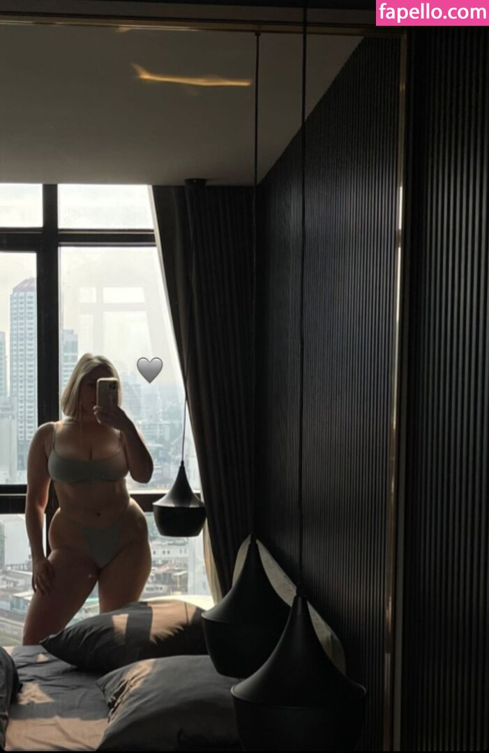 barbiegotthicc-2