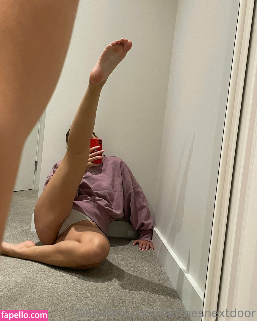 barefoothottiex-1