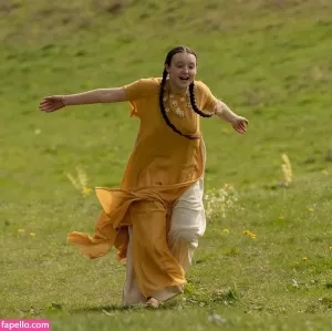 Full Video : Bella Ramsey Nude Leaks OnlyFans I Nudes - Celeb Nudes