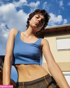betti-paksi thumbnail #1684803
