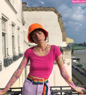 betti-paksi thumbnail #1684809