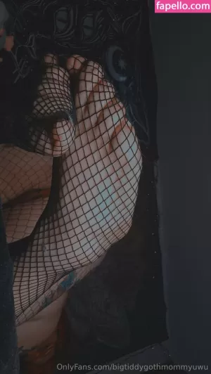 bigtiddygothmommyuwu thumbnail #6056879