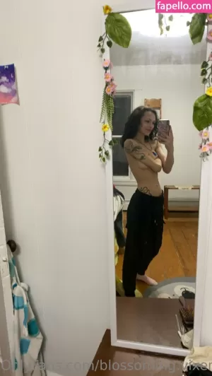 blossoming-vixen thumbnail #3645779