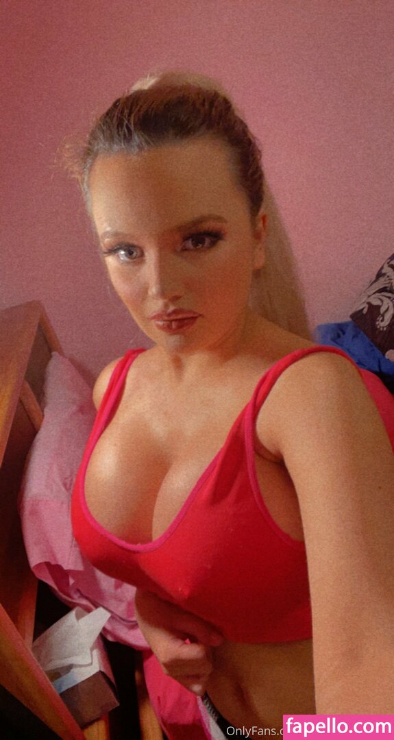 bombshellchloe1-3