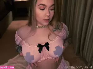 brit thumbnail #1702353