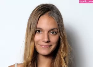 caitlin-stasey thumbnail #1712089