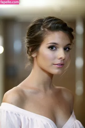 caitlin-stasey thumbnail #1712094