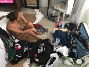 caitlin-stasey thumbnail #1712129