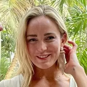 caity-lotz thumbnail #1712231