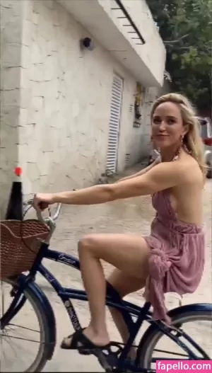 caity-lotz thumbnail #1712236