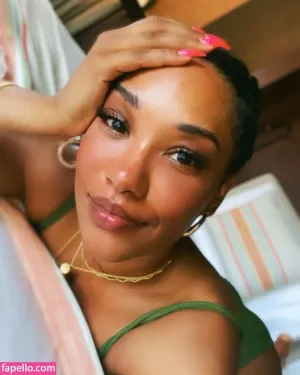 candice-patton thumbnail #155272