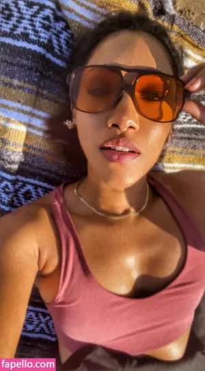 candice-patton thumbnail #155269