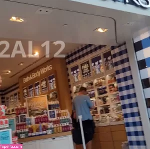 candid-bralessday thumbnail #5456151