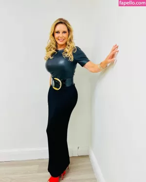 carol-vorderman thumbnail #498352