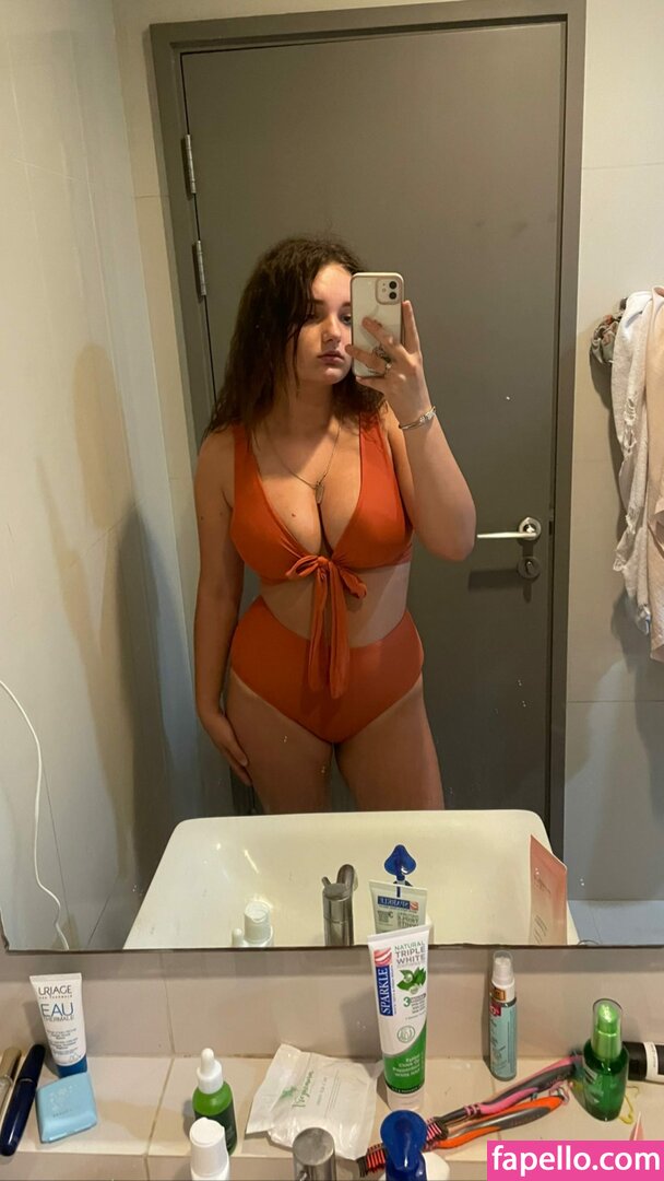 Caroline Moore-2