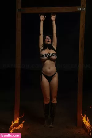 carrie-keagen thumbnail #858106