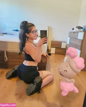 cathia-ishinii thumbnail #6092214
