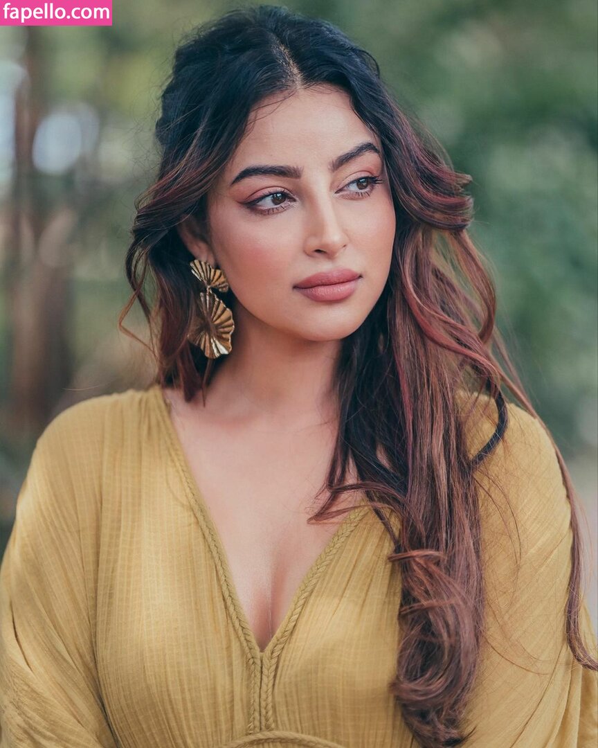 Chandni Sharma-2