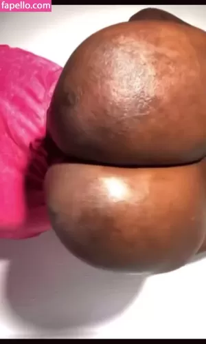 chanel-la-croix thumbnail #6079145