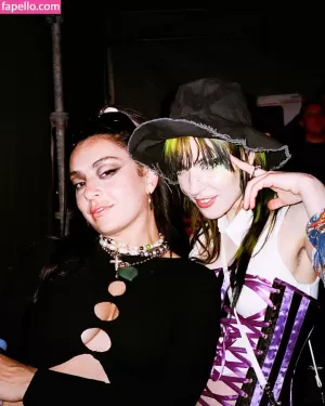 charli-xcx thumbnail #231171