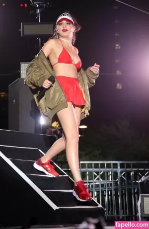 charli-xcx thumbnail #231047