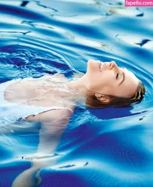 charlize-theron thumbnail #859653