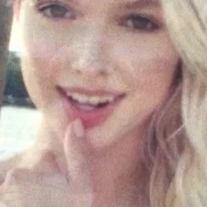 chloe-avenaim thumbnail #1738378